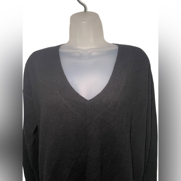 Intermix New NWT Elroy V-Neck 100% Cashmere Black Sweater Size Medium - Picture 6 of 8